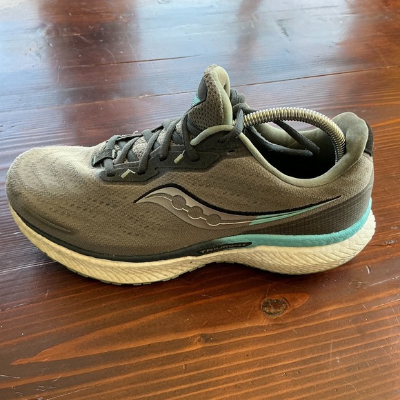 Saucony Triumph 19 Womens Shoes Size 11W Gray Running Walking Athletic Sneakers - Picture 6 of 14